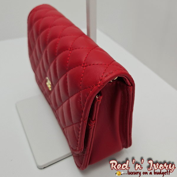 Red Quilted Wallet on Chain (AAS)