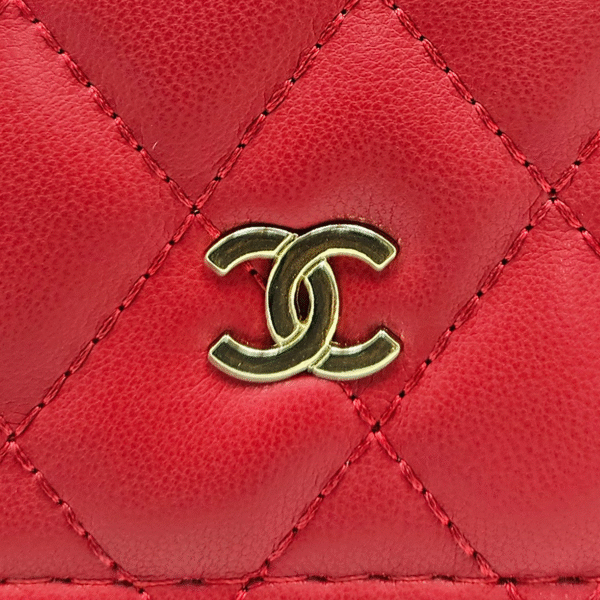 Red Quilted Wallet on Chain (AAS)