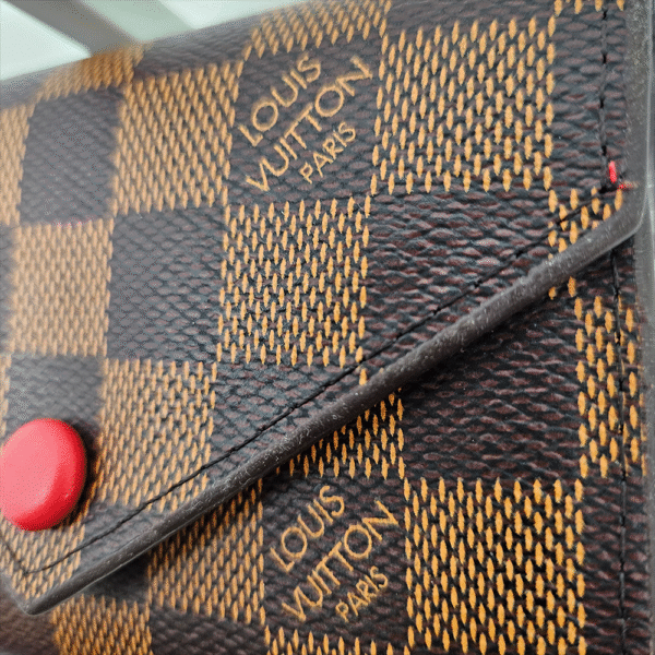 Checkered Elegance Wallet (BAA)