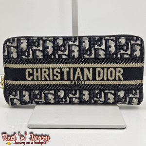 Canvas Zip Wallet – Navy Oblique (BAK)