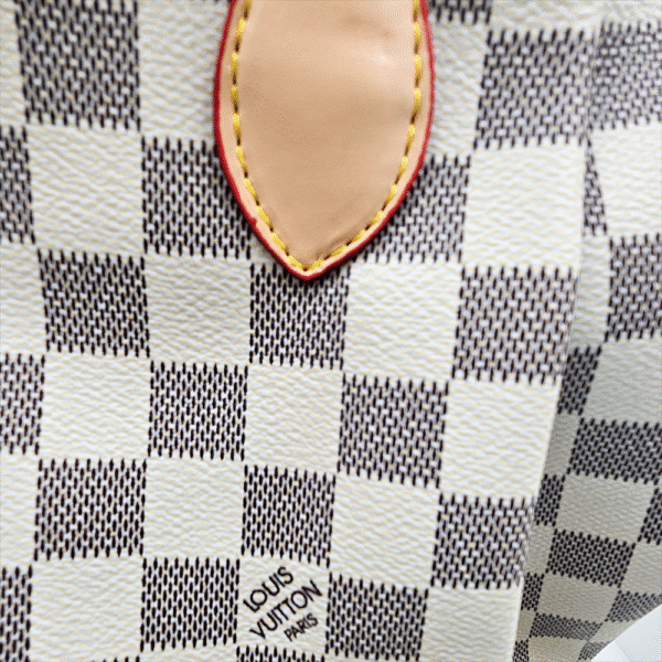 White & Grey Checkered Tote (BAQ)