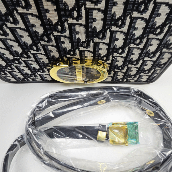 CAK6 Oblique Shoulder Bag (CAK)