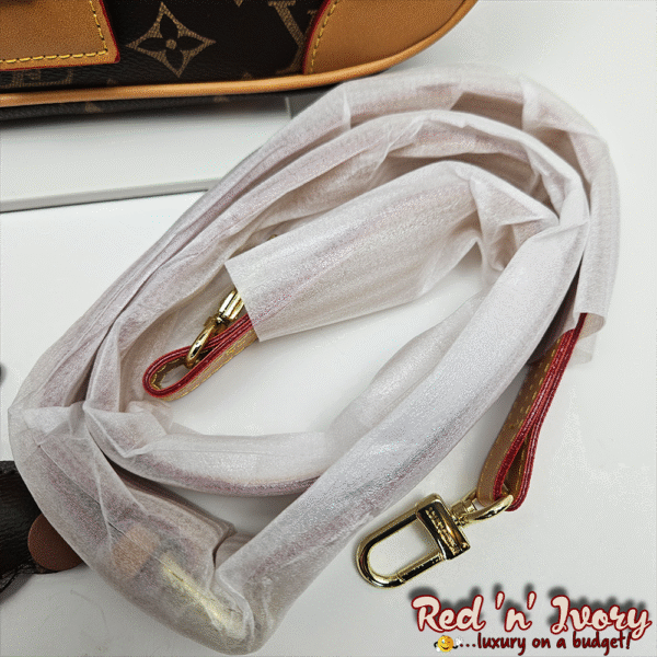 DAO8 Monogram Sling (DAO)