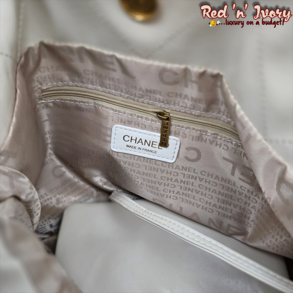 Elegant White Quilted Shoulder Bag (FAY)