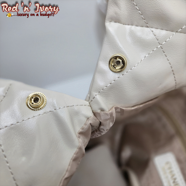 Elegant White Quilted Shoulder Bag (FAY)